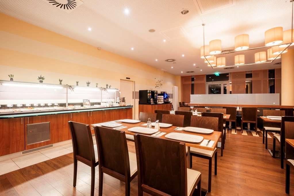 Plaza Premium Karlsruhe Hotell Restaurant bilde